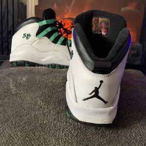 Jordans Tiffany 10. Gently used